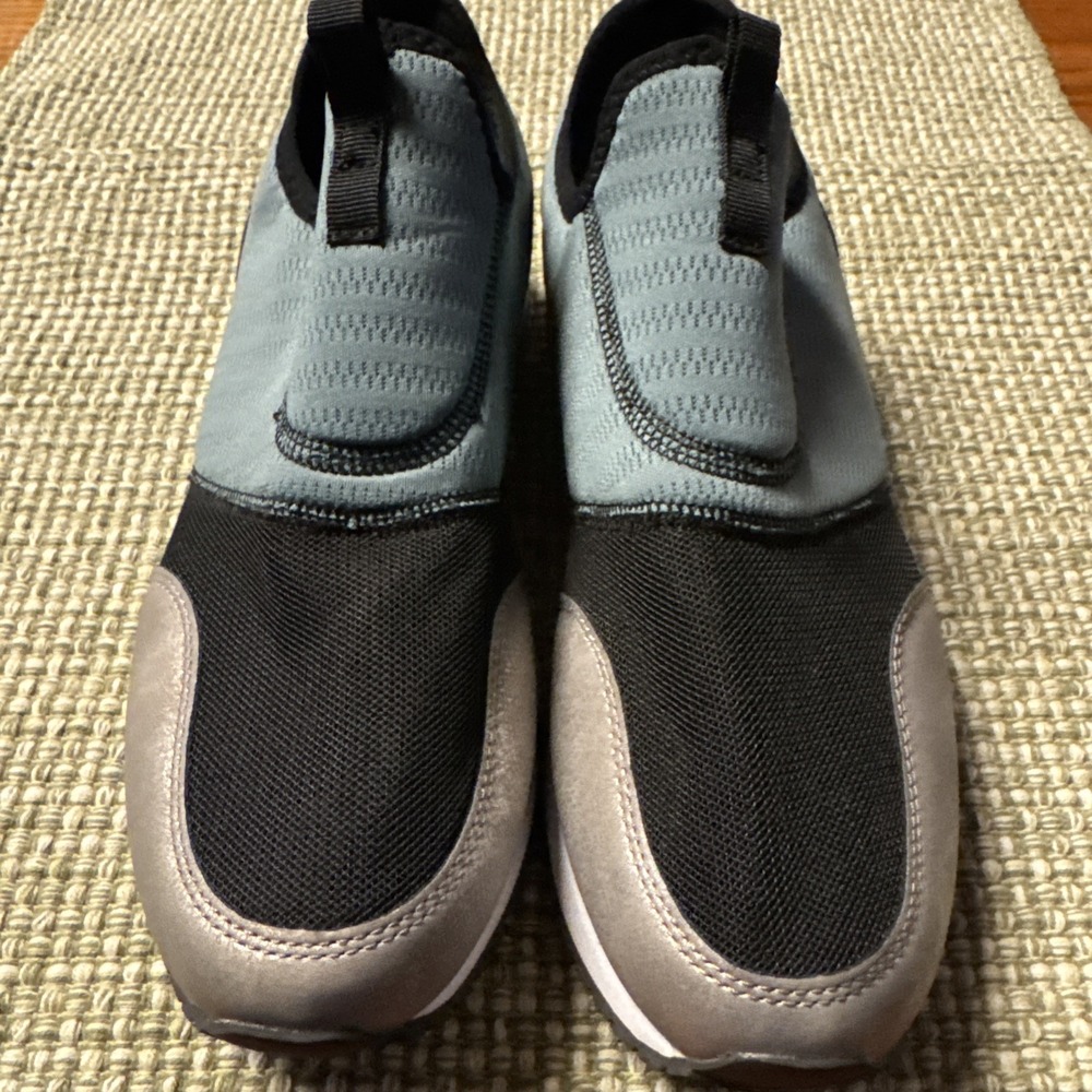 Crane Women Sz 9 Memory Foam Slip-in Walking Shoes Blue Multi‎ New